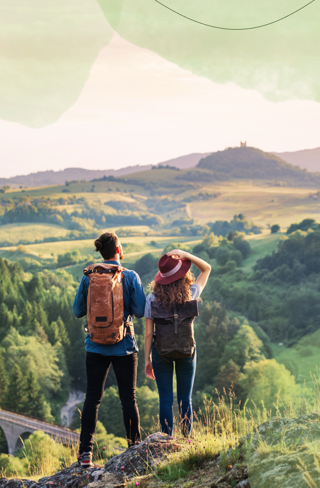 Bild Mann Frau beim Wandern am Berg