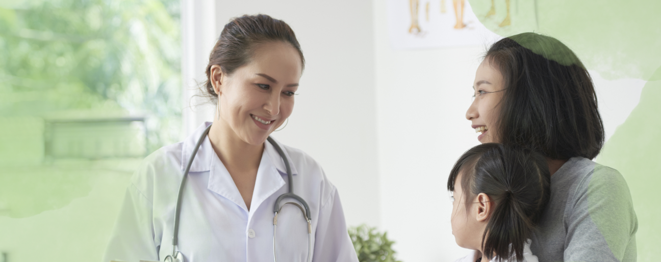 Bild-Gespräch-Ärztin-Mutter-Kind