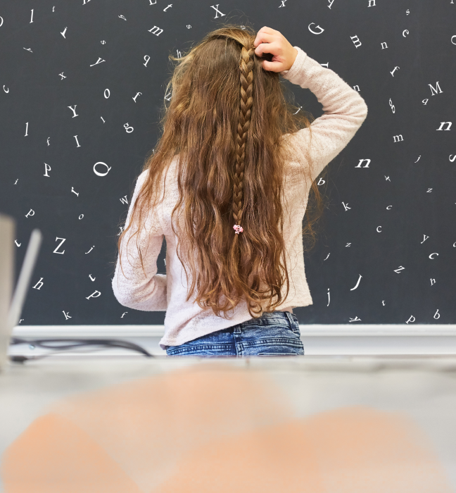 Bild-Kind-Tafel-nachdenken