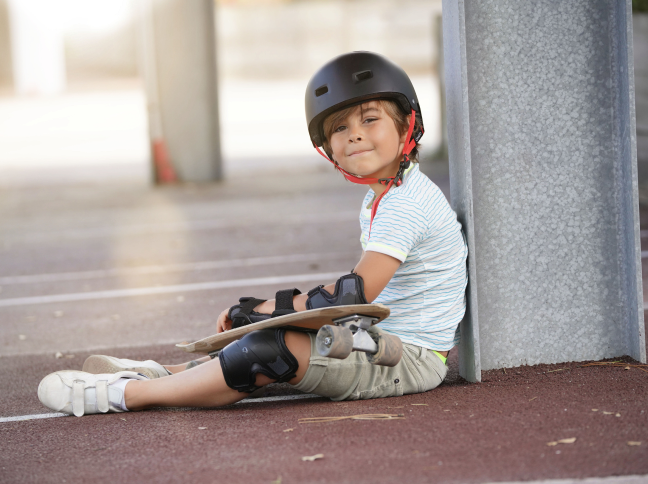 Buld-Kind-Helm-Skateboard