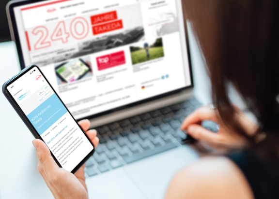 Bild-Frau-recherchiert